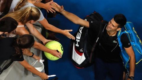 Novak Djokovic avanza a octavos en Australia