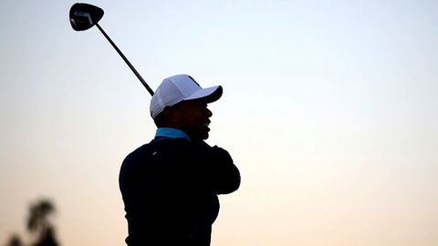 Tiger Woods 'vuelve a casa' en el Farmer Insurance Open