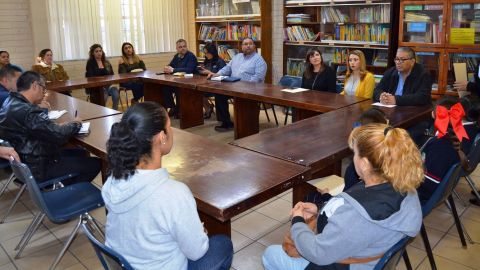 Se reúne Marco Sotomayor con padres de familia y directivos de primaria