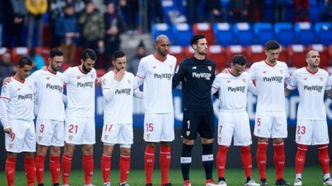 Miguel Layún tiene un triste debut con el Sevilla