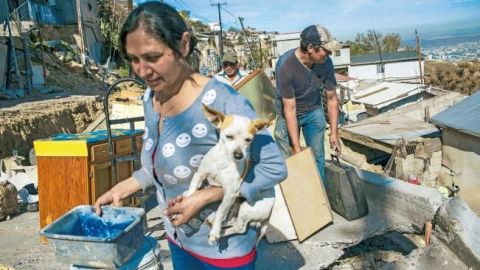 Continúan afectaciones por desplazamiento de tierra en Tijuana