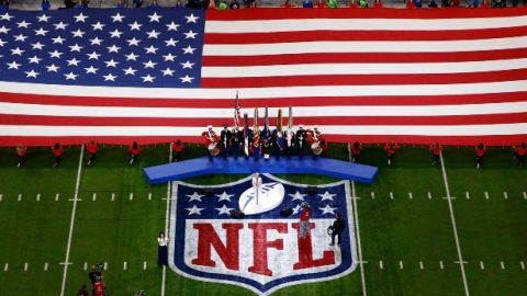 Jugadores no protestan durante himno en el Super Bowl
