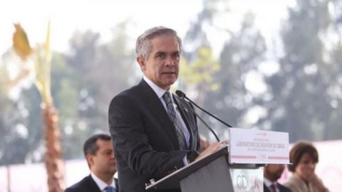 Pide Mancera una nueva Constitución para México