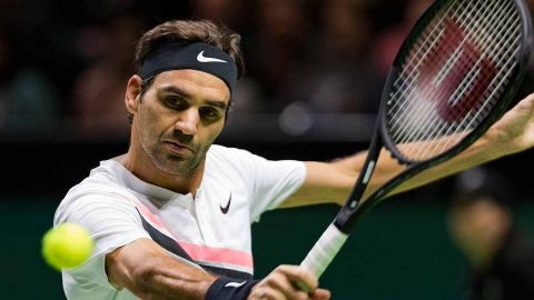 Federer gana en Rotterdam y se acerca al número1 del mundo