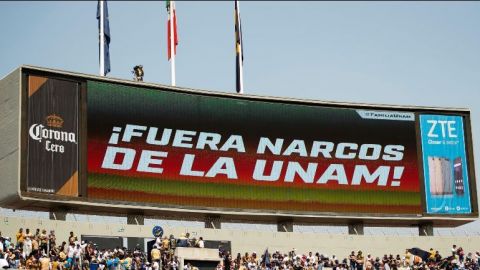 "Fuera Narcos de la UNAM", piden durante el Pumas-Chivas
