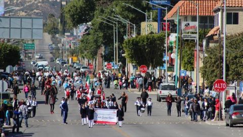 Celebra Ayuntamiento Día de la Bandera
