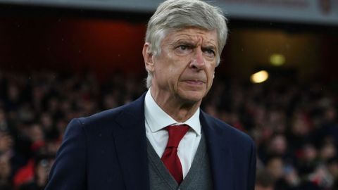 Wenger se mostró 'estupefacto por las especulaciones sobre su futuro