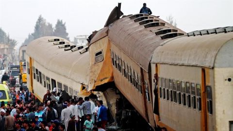 Al menos 12 muertos y 39 heridos en un accidente de tren en Egipto