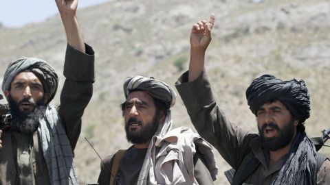 Talibanes dicen que EEUU no quiere la paz y no responden a oferta de diálogo
