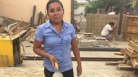 "Más pesado, pero mejor pagado", dicen mujeres albañiles en Oaxaca