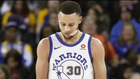 Curry, hasta Playoffs por un esguince en la rodilla