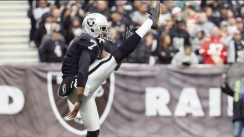 Los Raiders se deshacen de su peculiar pateador de despeje