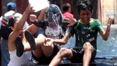 Detienen a 45 personas por desperdiciar agua el Sábado de Gloria