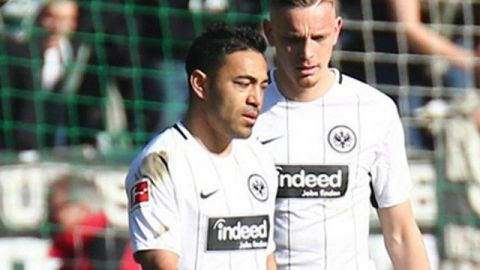 Marco Fabián entró de cambio en derrota del Eintracht