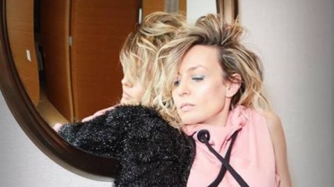 Fey seduce con foto en bikini