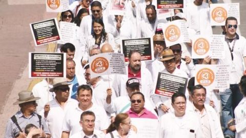 #YoSoy17 descarta paro nacional de médicos, "pero sí habrá protestas"