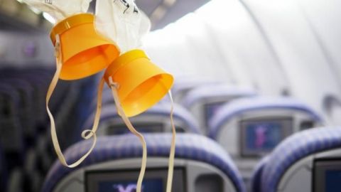 ¿Sabías que las mascarillas de los aviones no llevan oxígeno?