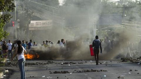 Se elevan a 27 los muertos, según ONG y continúan los saqueos en Nicaragua