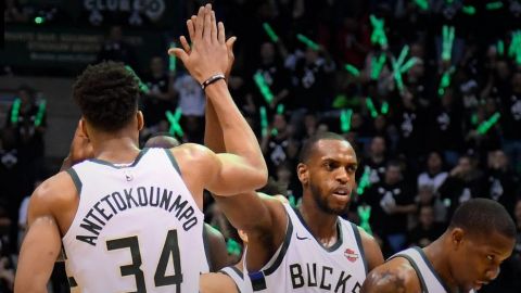 Bucks empata serie con Celtics gracias a Giannis