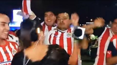 Reportera sufre acoso durante transmisión en vivo