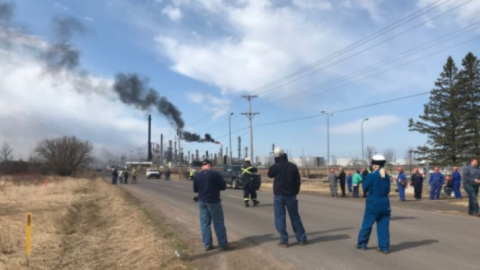 La explosión en una refinería de Wisconsin en EE.UU. causa 11 heridos