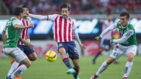 León le abolla la corona a Chivas