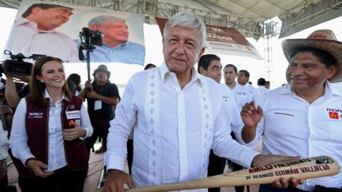 Pide AMLO evitar que Moreno Valle y Yunes instalen "monarquías"