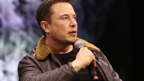 Elon Musk admite que fue "estúpido" rechazar las preguntas de los analistas