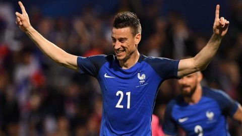 Francia confirma la baja de Koscielny para el Mundial