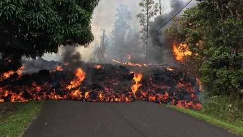 Al menos 26 hogares destruidos en Hawái por erupción del volcán Kalauea