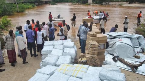 Ascienden a 118 los muertos y a 271.000 los desplazados por lluvias en Kenia