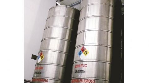 PGR asegura 199 mil litros de tequila adulterado en Jalisco