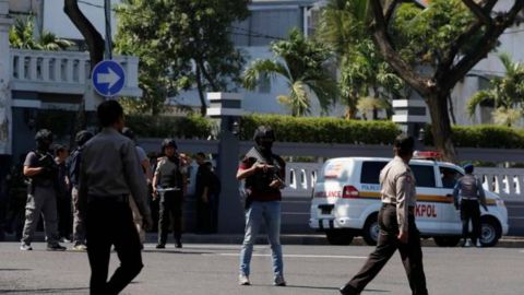 Varios heridos en la explosión de una bomba en una comisaría de Indonesia