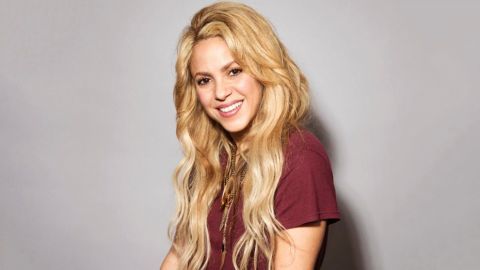 Halagan a Shakira por foto sin maquillaje