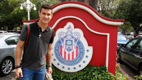 Chivas arranca pláticas con Raúl Gudiño