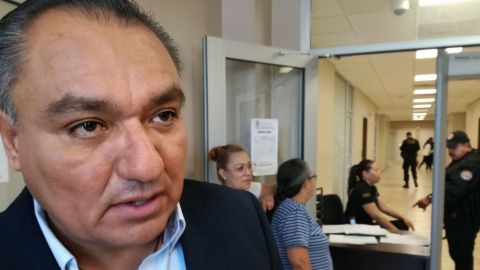 Libera juez a activista mexicalense, León Fierro
