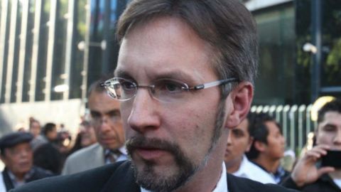 Polémica entre Ackerman y Murayama por bloqueo en Twitter