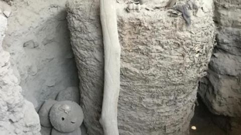 Descubren una momia de mil años de antigüedad en Perú