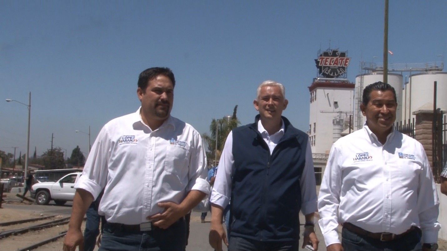 Ramos ofrece seguridad, salud e infraestructura para Tecate