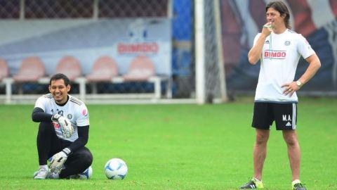 Matías Almeyda ha dejado todo por Chivas: Rodolfo Cota