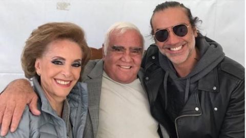 Alejandro Fernández comparte foto con su papá