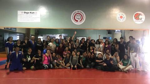 Casi 100 mujeres tomaron clases de defensa personal en Tijuana