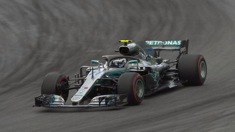 Bottas lidera un 1-2 para Mercedes en la parrilla de Austria