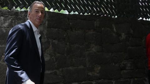 José Antonio Meade sale rumbo a la sede nacional del PRI
