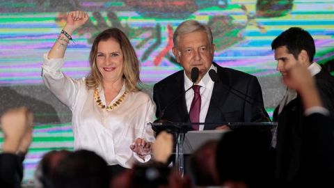 AMLO discutirá transición, TLCAN y nuevo aeropuerto con EPN