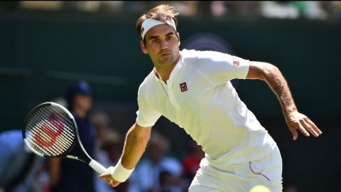 Roger Federer inicia con triunfo camino en Wimbledon