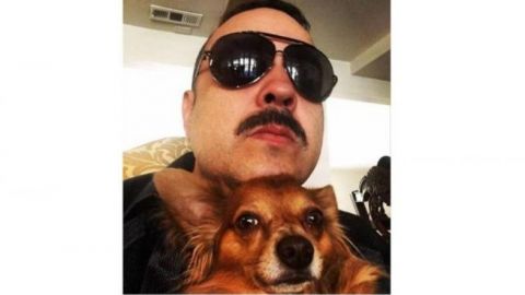 Pepe Aguilar culpa a empleado de aerolínea por muerte de su mascota