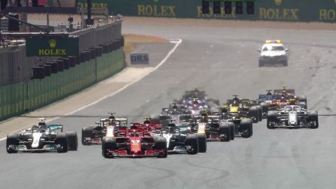 Vettel sale más líder de Silverstone pese a gran remontada de Hamilton