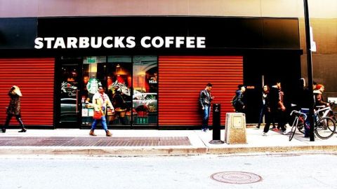 Starbucks se suma al adiós a los popotes