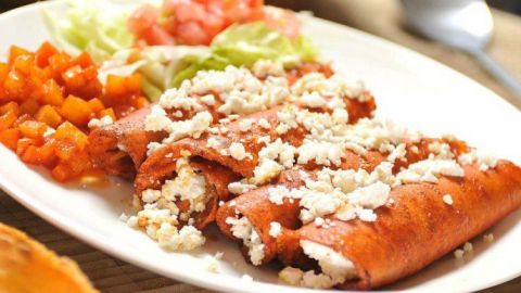 Enchiladas o pambazos, ¿cuál tiene más calorías?